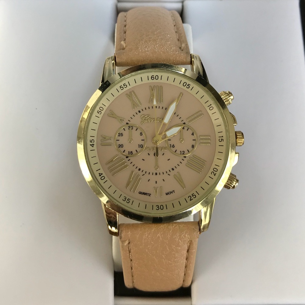 Geneva Watch goldstone w/tan leather straps